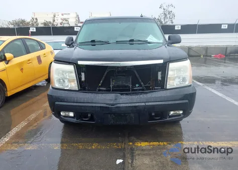 2003 Cadillac Escalade Standard z USA, uszkodzony, nr VIN 1GYEK63N03R266803